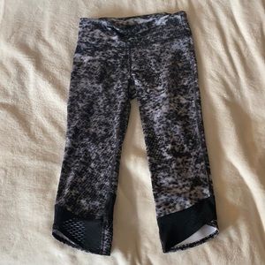 Under Armour Cropped Leggings